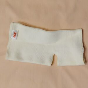 ACE White Knitted Ankle Support